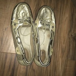 Sperry’s size 8
